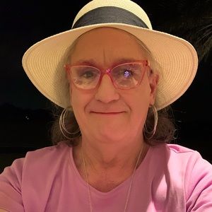 Meet your Posher, Abby